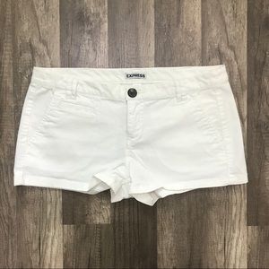 💚 Express white shorts size 6